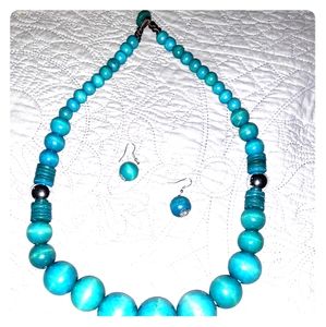 Beaded necklace with matching earrings